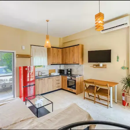Sun, Sea & Zest, 100m To Beach! Apartment Gerakini