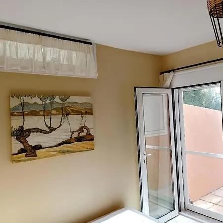 Sun, Sea & Zest, 100m To Beach! Apartament