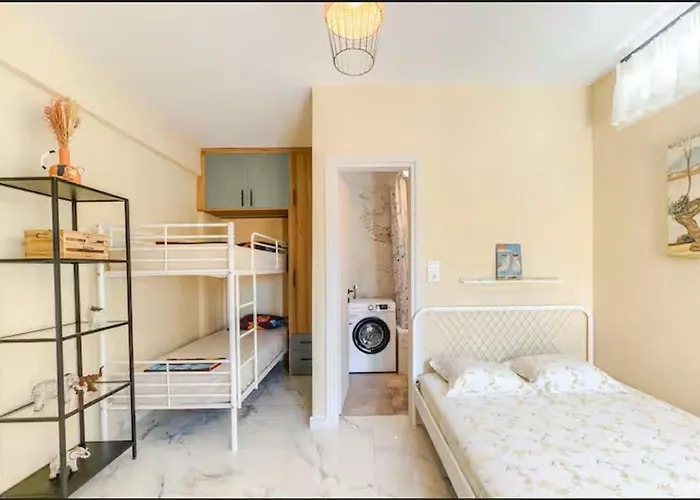 Sun, Sea & Zest, 100m To Beach! Apartament